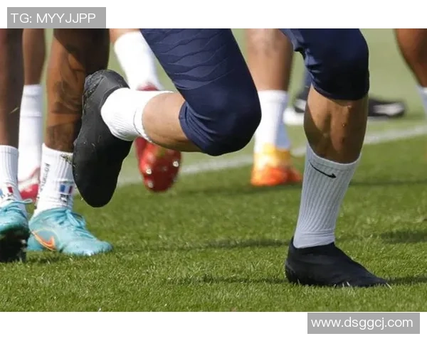 各大球星偏爱的品牌足球鞋盘点与分析解析